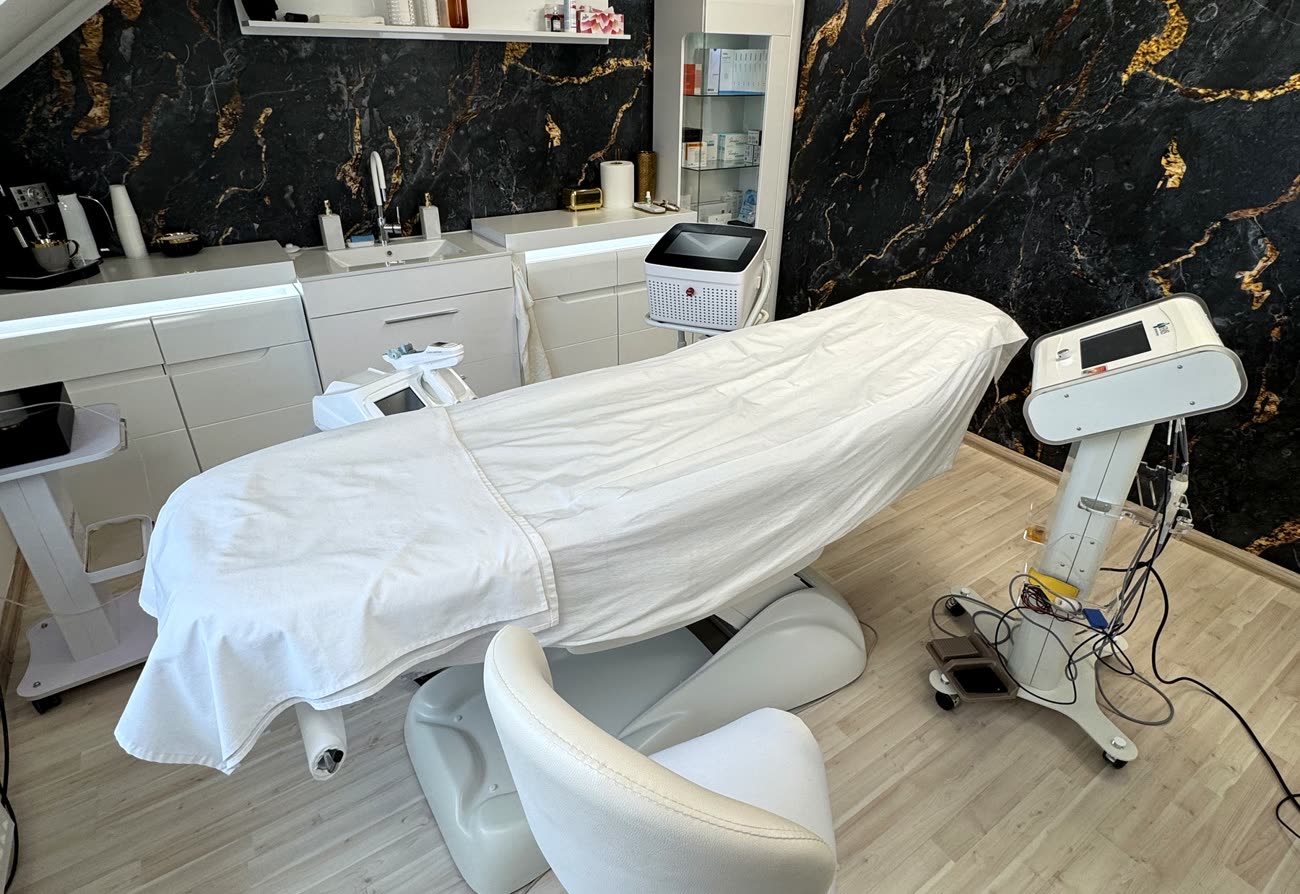 Botox okolia očí — Klinika Petrykowski